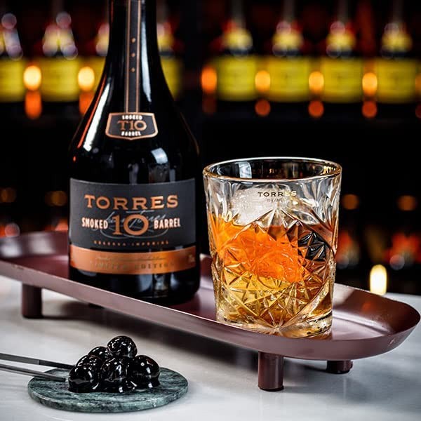Torres 10 Smoked Barrel, el primer brandy ahumado
